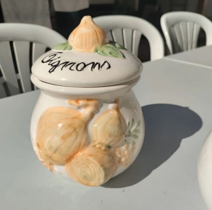 Potes para alho e cebola em barro