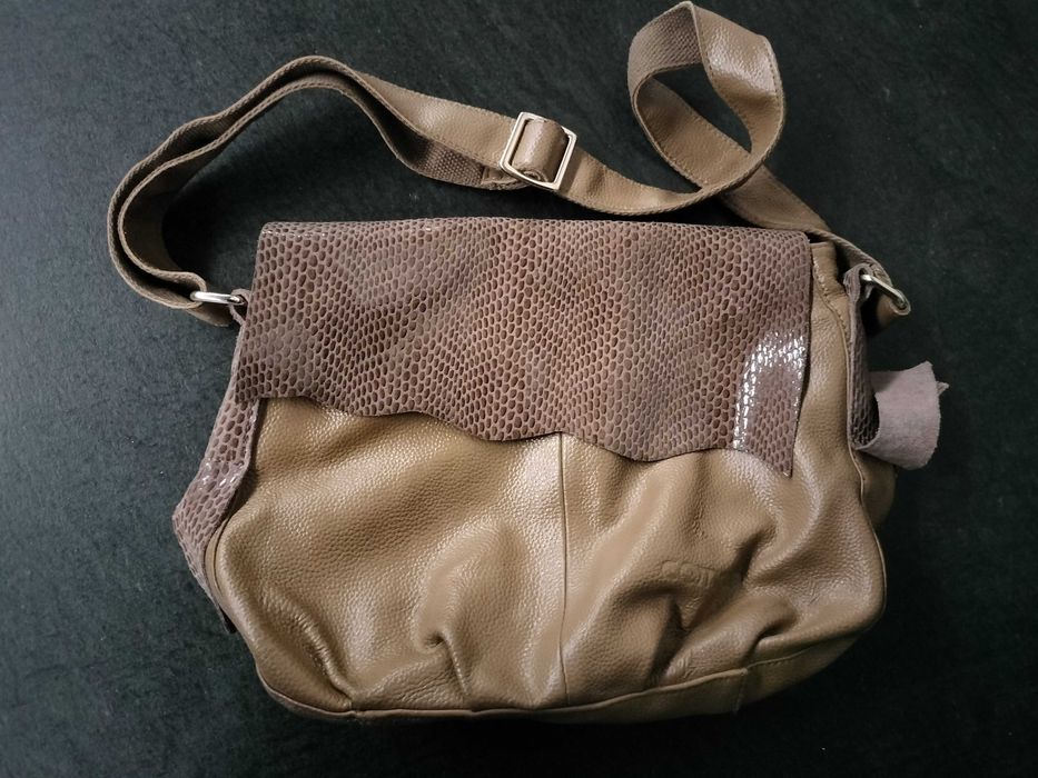 Mala senhora em pele