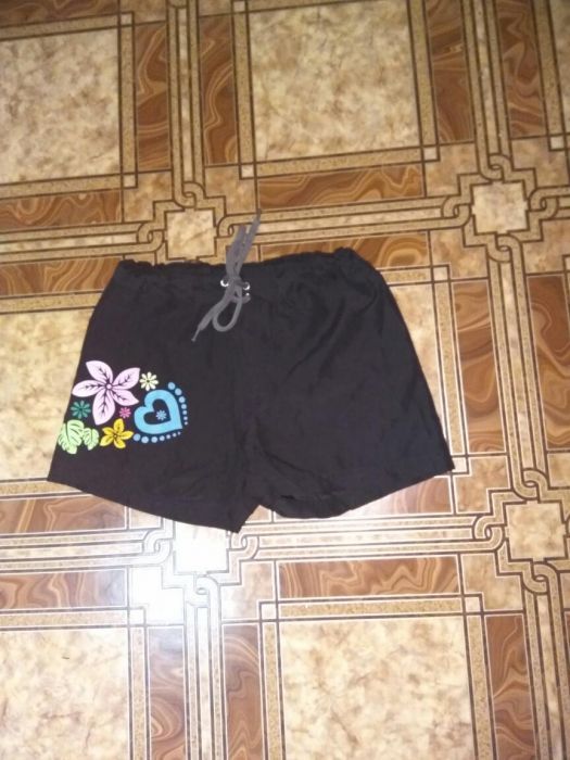Шорты красивые фирменные