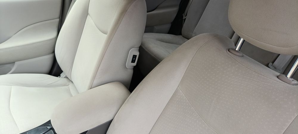 Nissan leaf 2012