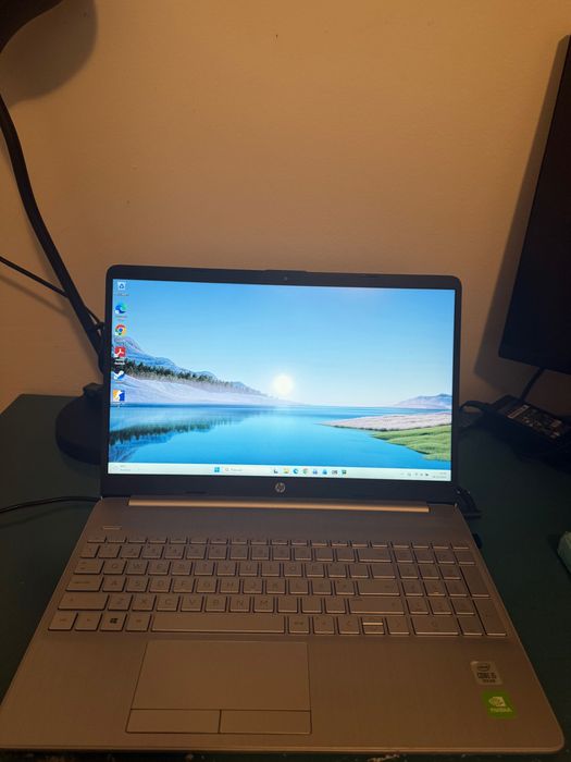 HP 15” – Intel i5‑1035G1 / 16 GB RAM / Excelente Estado + Mala