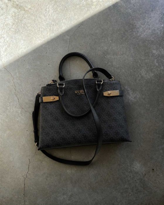 Guess Torebka Zadie Logo Girlfriend Nowa