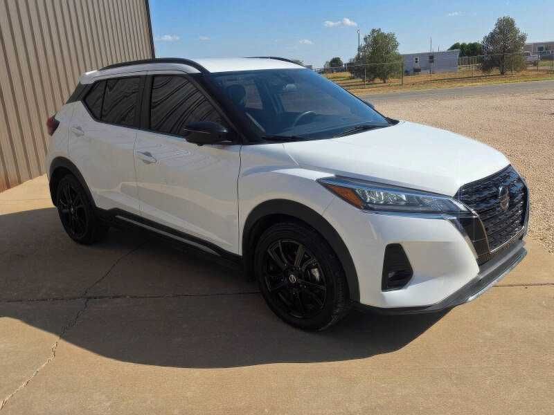 2021 Nissan Kicks SR