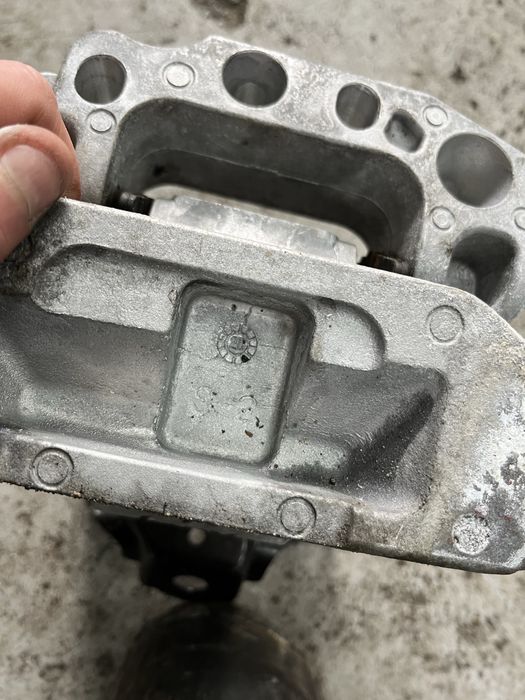Łapa skrzyni biegów Toyota Rav4 V 2.5 Hybryda