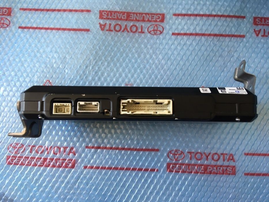 Усилитель звука 86280-0W690 Lexus IS300 IS250 IS200 Mark Levinson M4