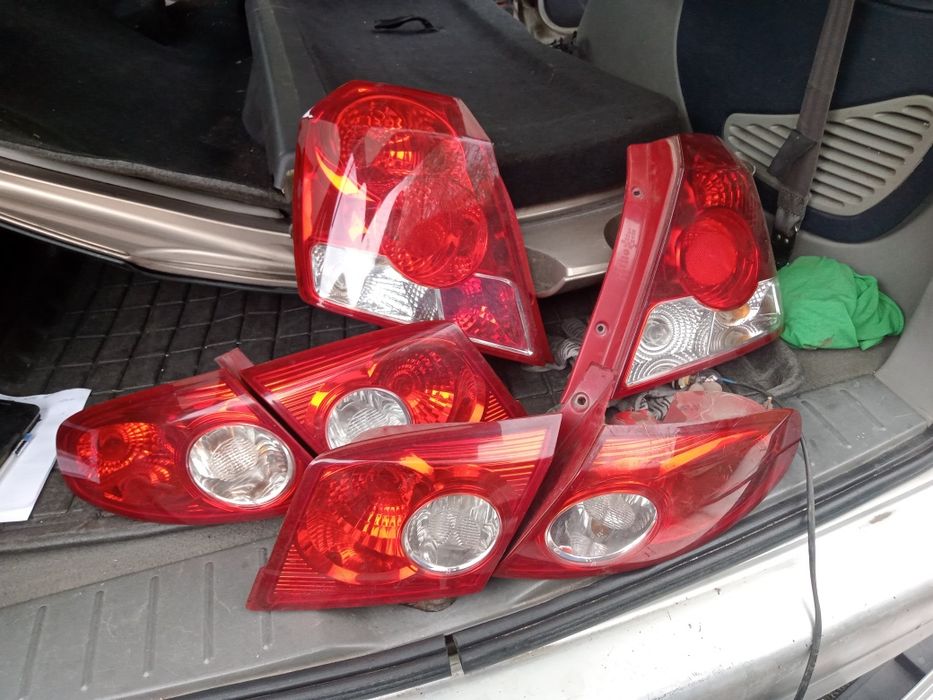 Задние фонари Chevrolet Aveo T 200 фонарь стоп Шевроле Лачетті