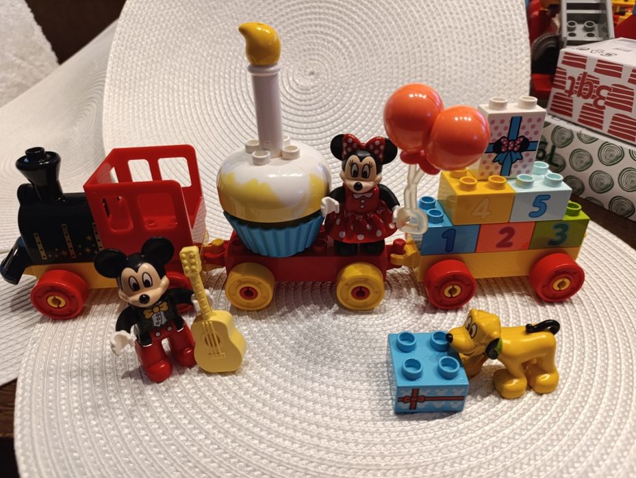 Klocki LEGO Duplo Urodzinowy pociąg myszek Miki i Minnie 10941