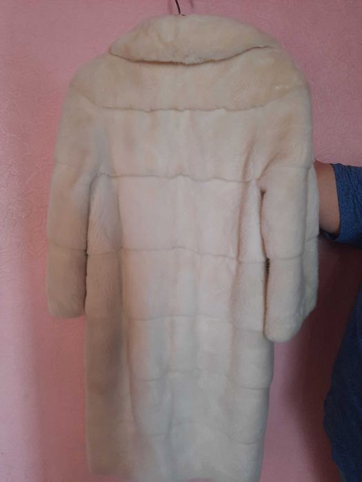 Шуба норковая белая