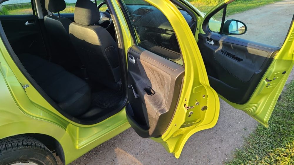 Продам своє авто  Рeugeot  207
