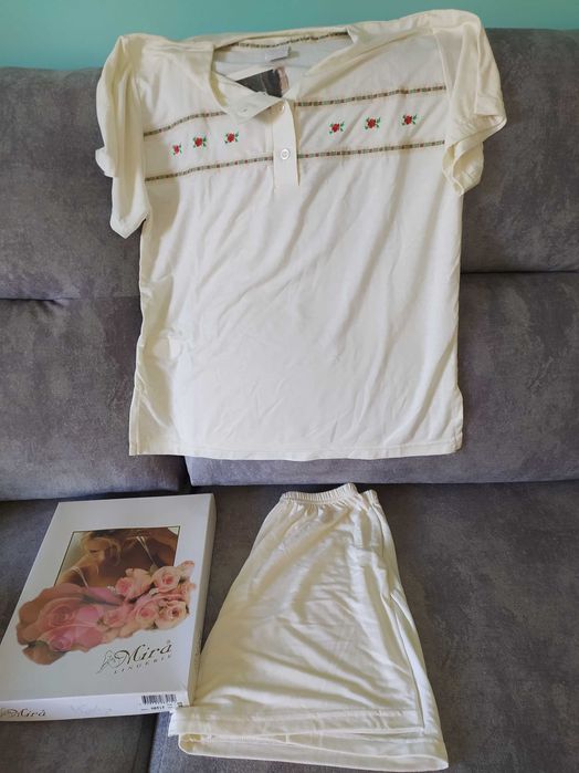 Pijama novo tamanho M + oferta de suporte de guardanapos