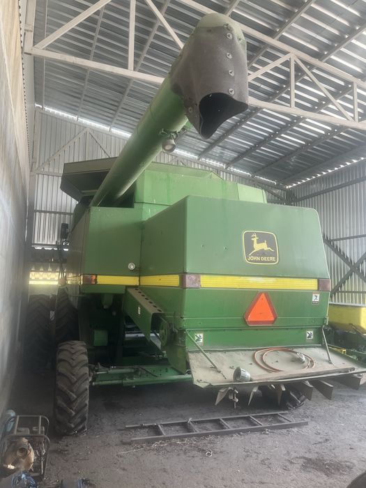 Комбайн John Deere 9610