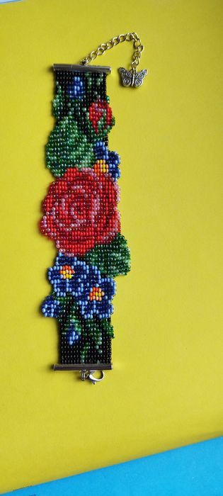 Украшения из бисера, ручная работа.