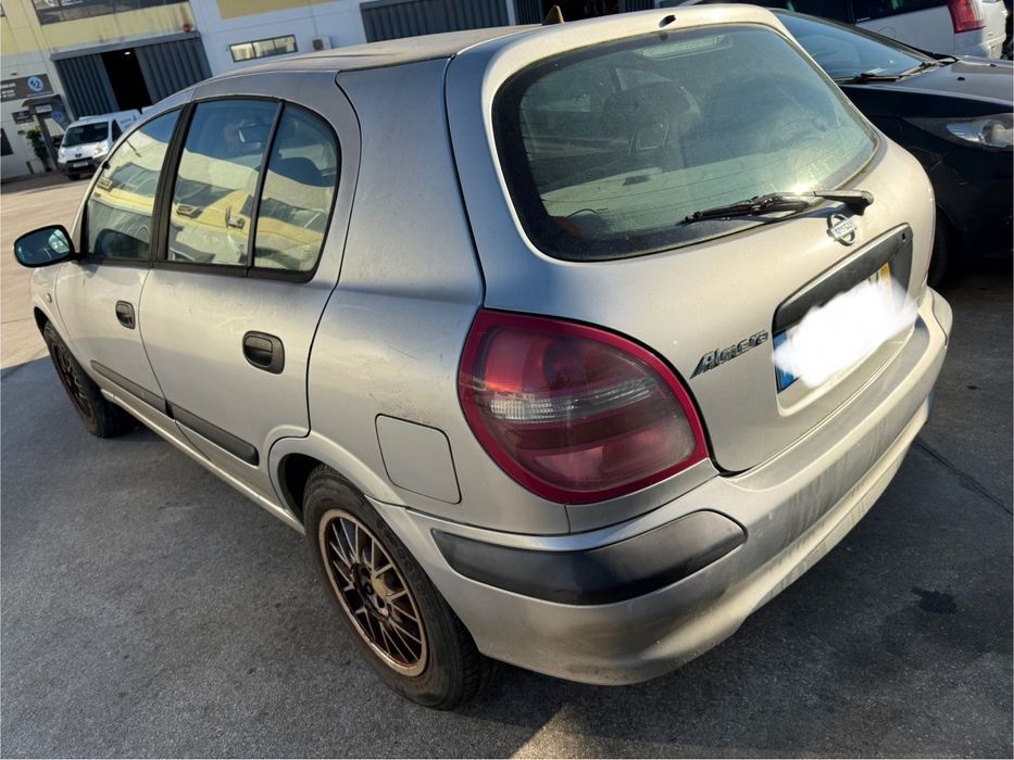 Nisan Almera 1.5 gasolina para peças