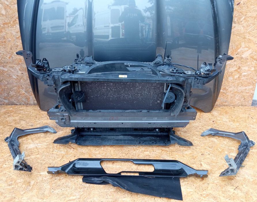 JAGUAR F-PACE Комплектний перед