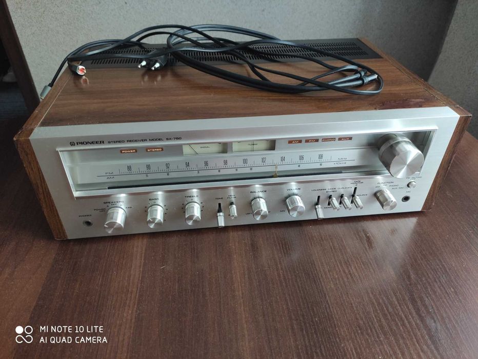 PIONEER SX-750 amplituner