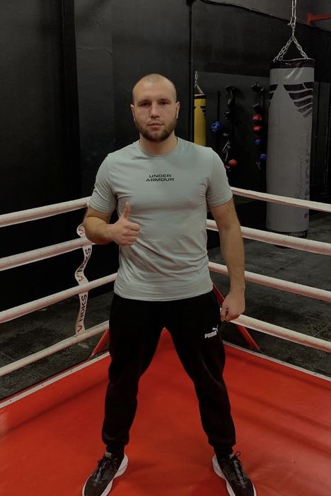 Бокс. Тренер. Дніпровський. Райдужний