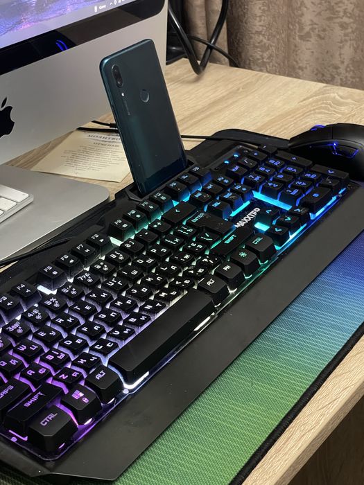 Продам клавиатуру