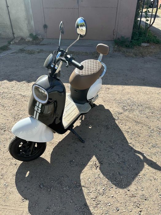 Електроскутер BILLGARY 83 600W/60V/20Ah