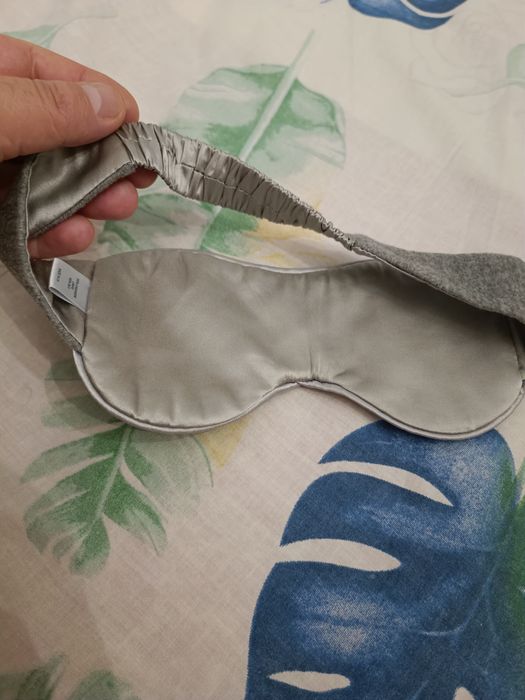 Маска для сна на глаза из серого кашемира и шелка