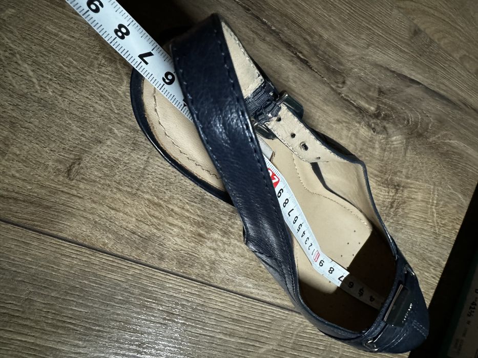 Взуття босоніжки Geox, туфлі Clarks 41 розміру