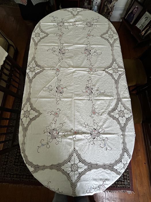 Toalha de mesa com 12 guardanapos