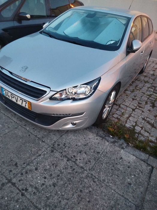 Peugeot 308 cinzento de 2015