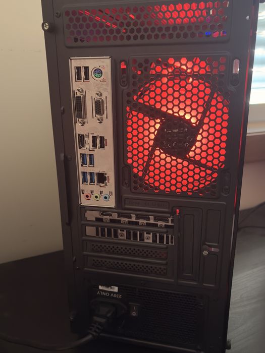 Computador Gaming (AMD Ryzen 5 5600X / NVIDIA RTX 4060 8GB / RAM: 32 GB DDR4 / SSD: NVME 1 TB)