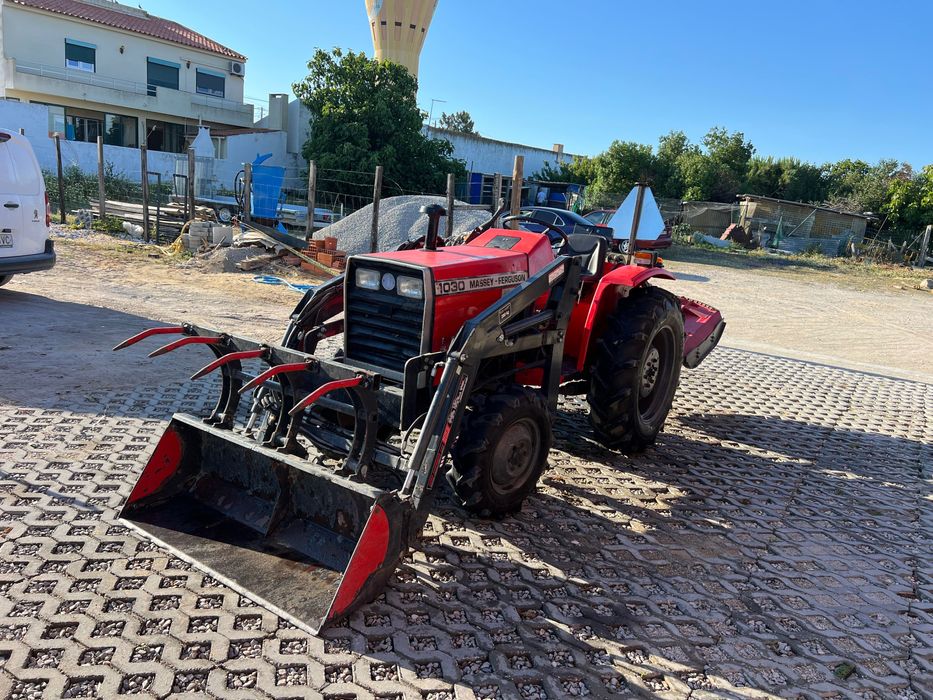 Trator 30 cavalo (Sem matrícula)