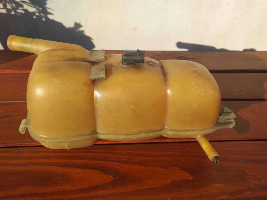 розширювальний бачок до дизельного двигуна Opel Omega 1995-2004