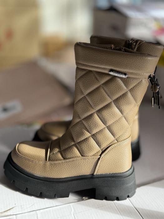 Зимові чоботи.