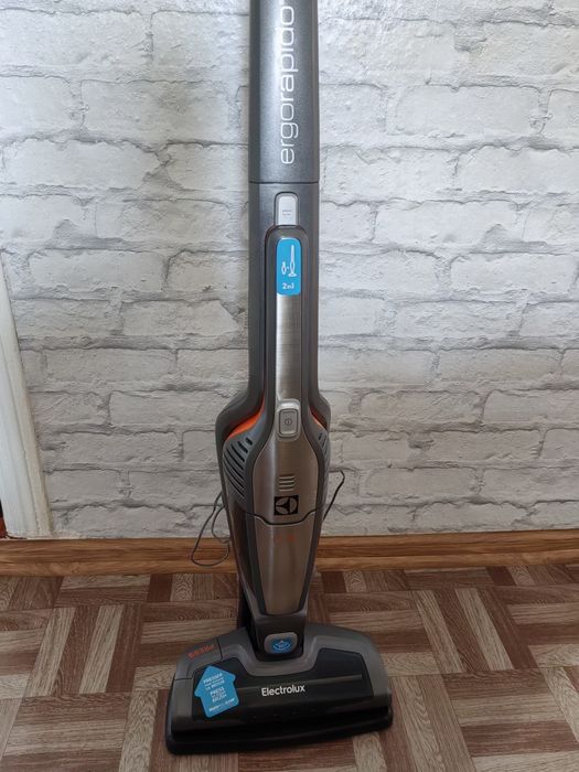 Акумуляторний пилесос Electrolux.