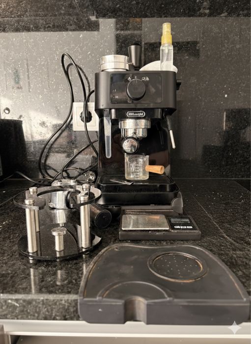 Máquina de café Delonghi Stilosa EC230 com muitos extras