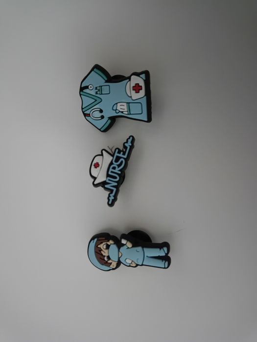 Przypinki do crocs dla pielęgniarki