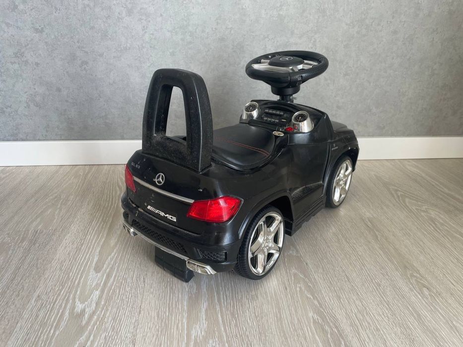 Дитяче авто Mercedes AMG 70х30х35см машинка для малюка транспорт самокат