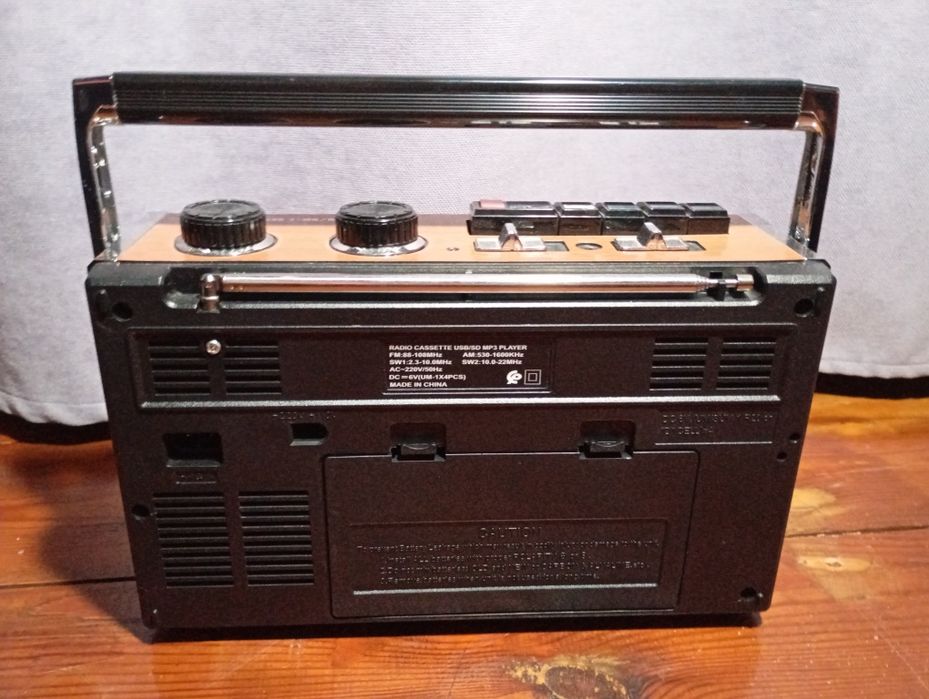 Касетний магнітофон новий