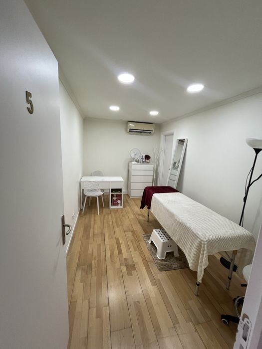 Gabinete com casa de banho privada