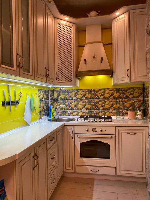 Продаж 2-кімнатної квартири вул. Небесної Сотні, 6