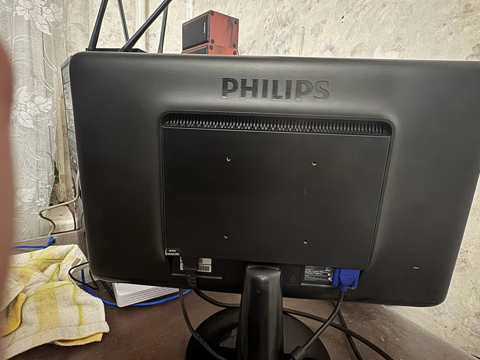 Монитор Philips 222E 21.5" Full HD — рабочий, есть нюанс