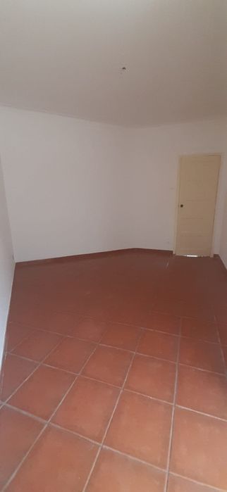 T2 em Moscavide para arrendamento - junto ao mercado municipal
