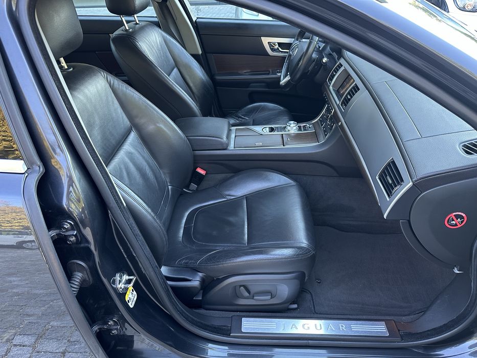 Jaguar XF 2.2d Luxury Auto.