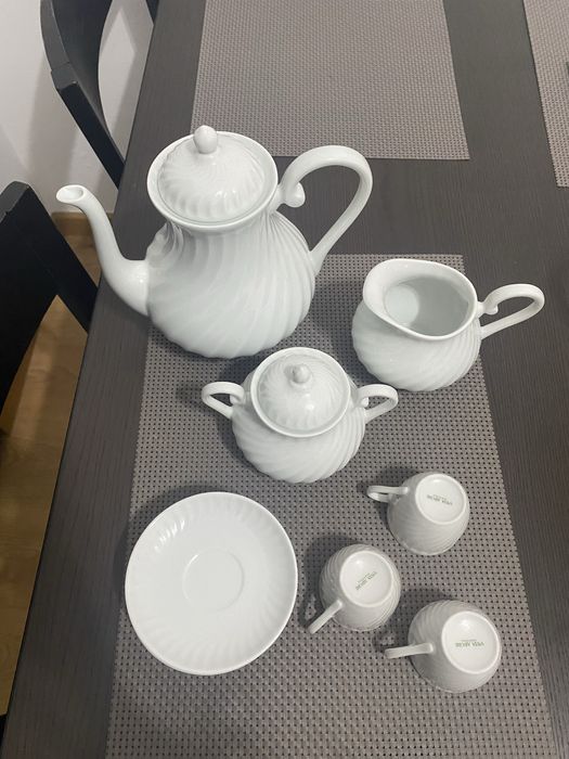 Conjunto Vista Alegre – Bule, Leiteira, Açucareiro + 3 Chávenas