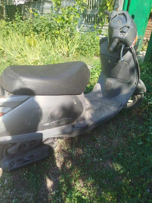 Продам скутер  Honda Lead