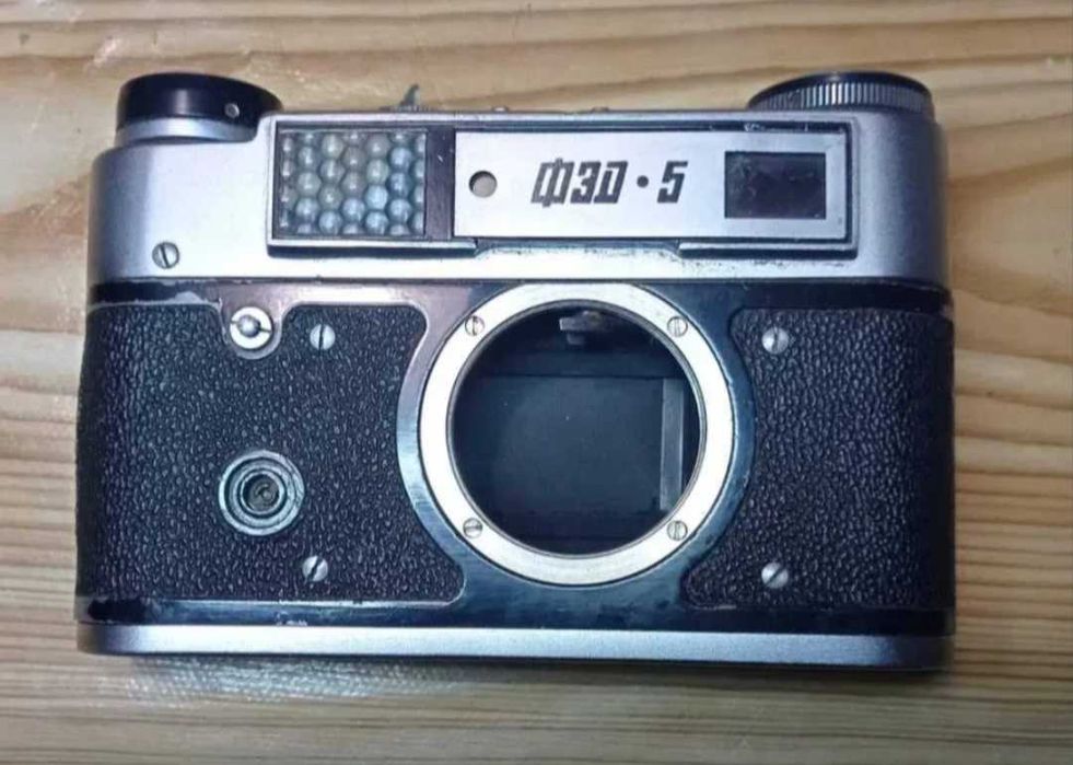 Фотоаппарат "ФЭД-5" без объектива