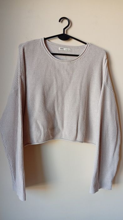 Kremowy luźny sweter ,Pull &Bear, rozmiar M