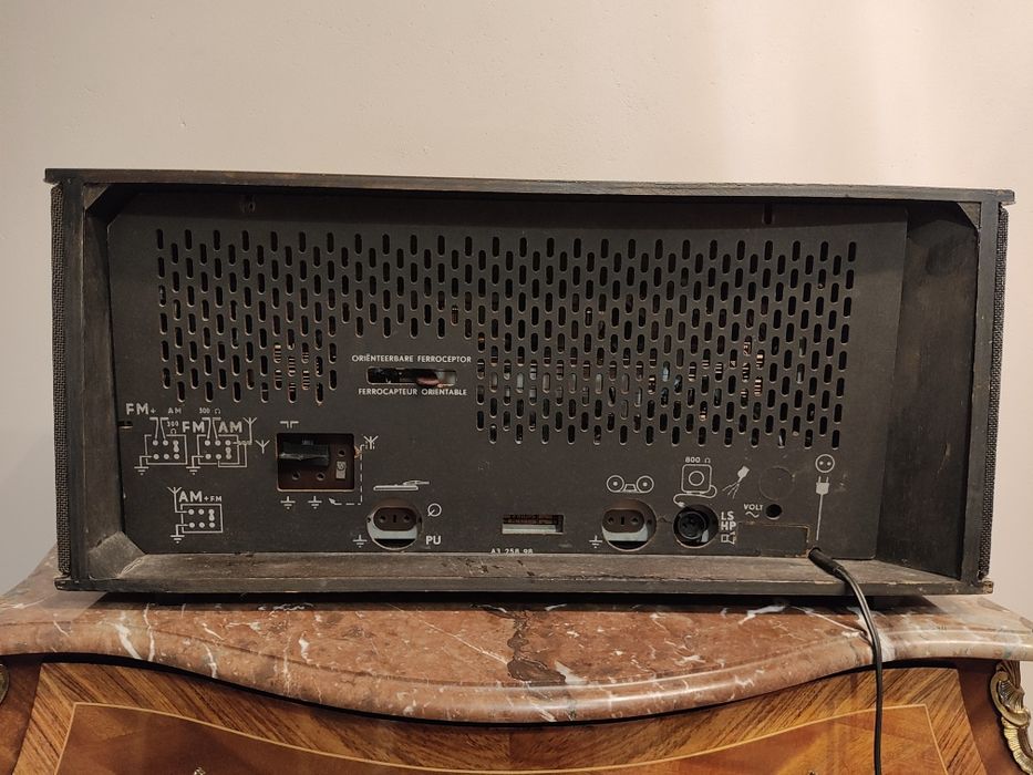 Radio lampowe Philips B5X74A FM 88-101 MHz
