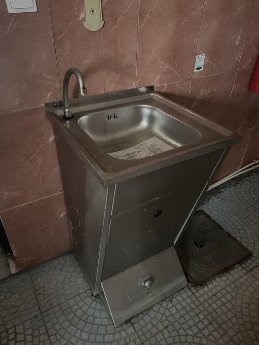 Lava Mãos Inox com Pedal