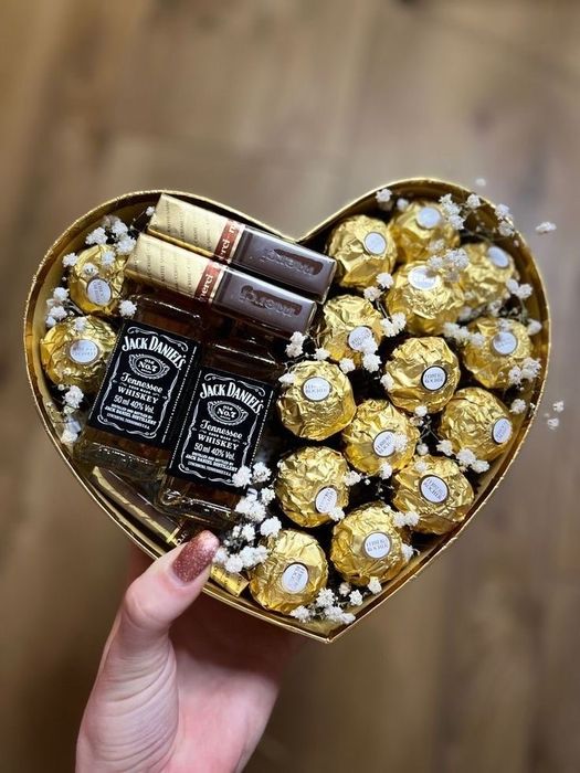 Подарункові бокси на 14 лютого