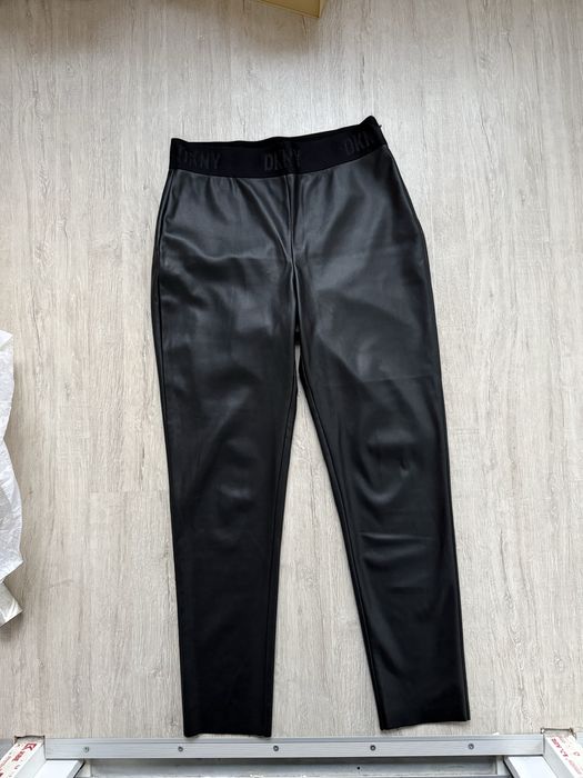 Шкіряні штани DKNY, розмір M.