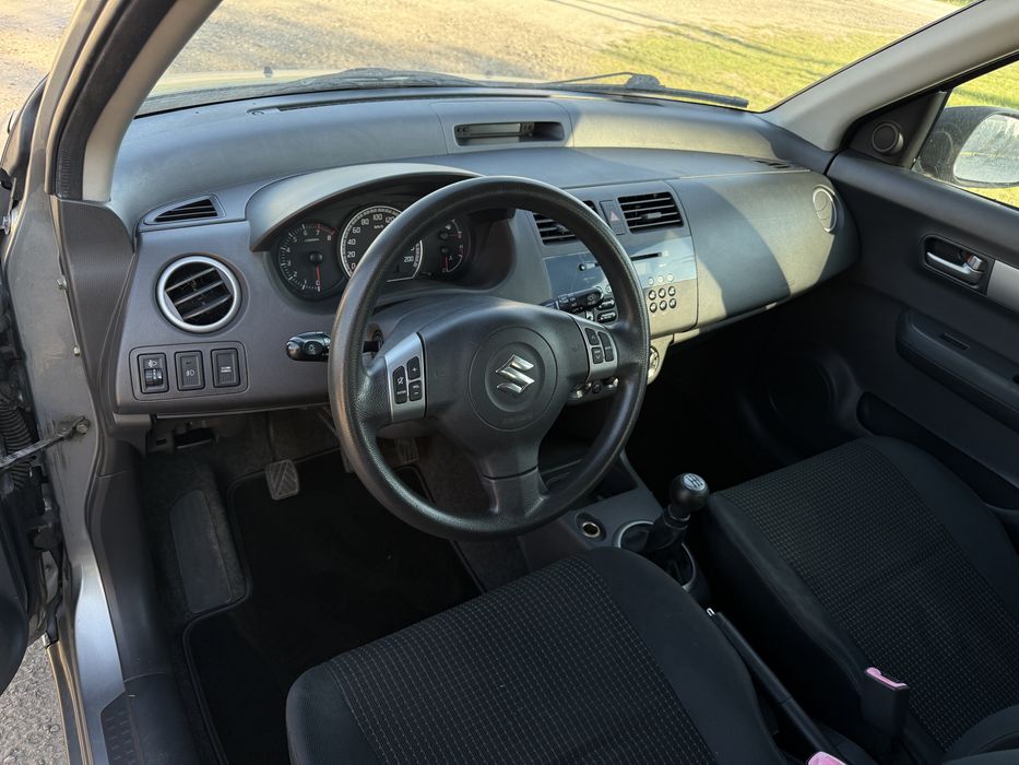 Suzuki Swift 1.3 2006r Klima