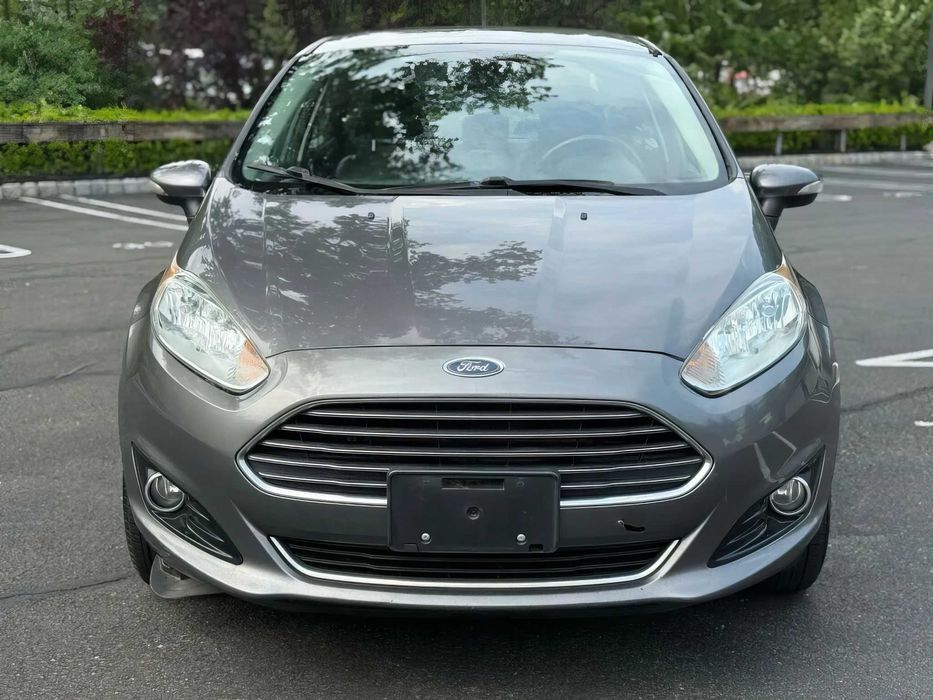 Ford Fiesta Titanium      2014